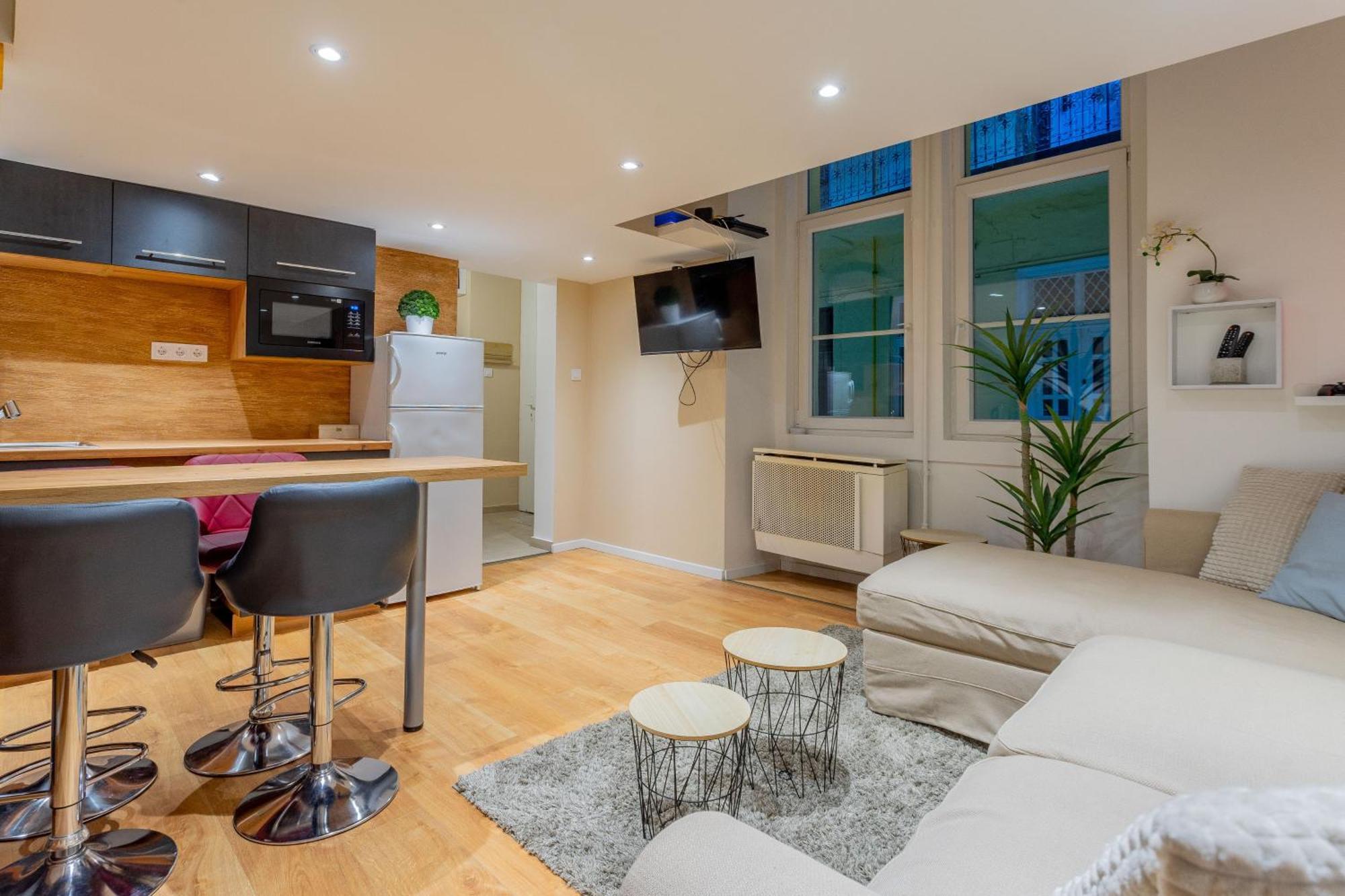 Full Equipment Designed Apartment In The Heart Of Budapest For 4 People Exterior foto